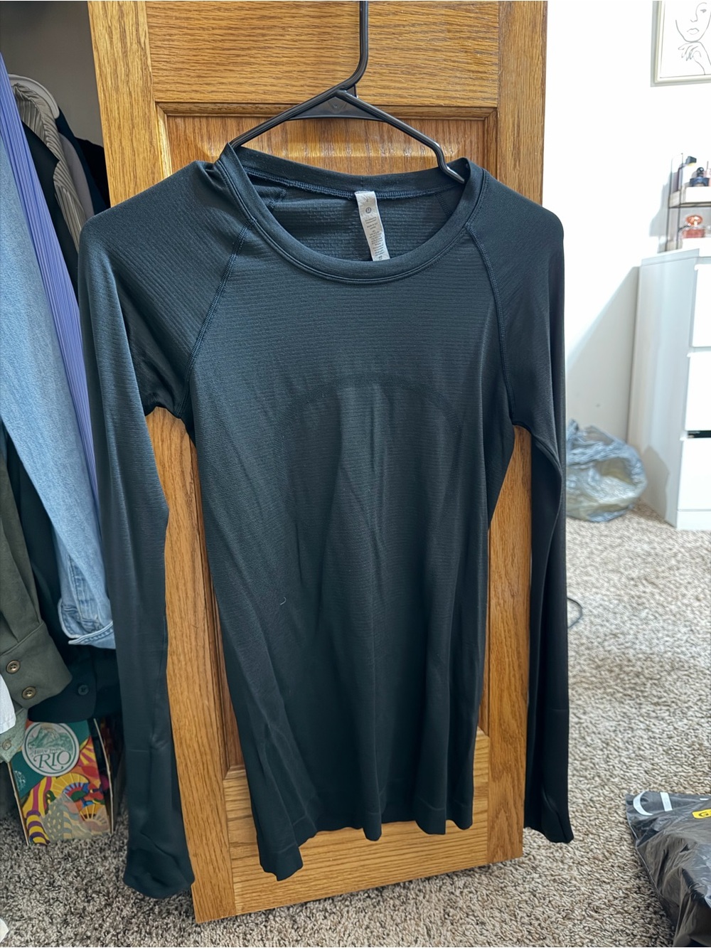 LULULEMON Black Long-Sleeve Women's Performance Top